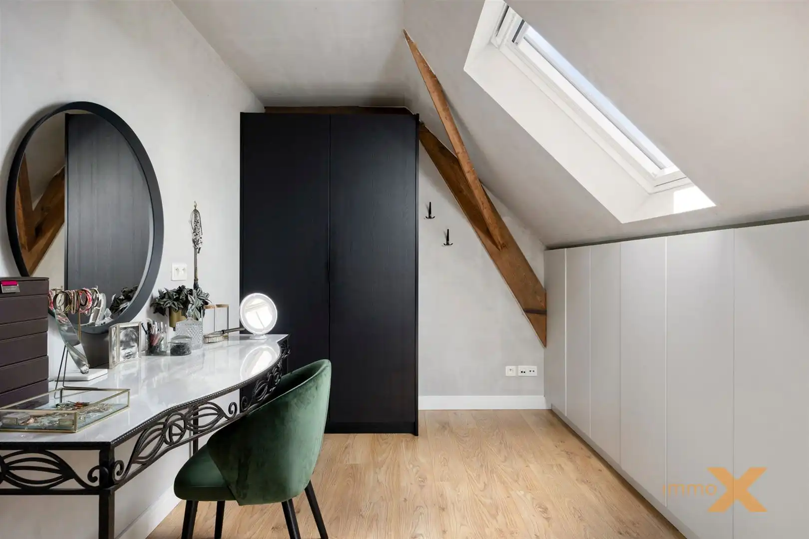 INSTAPKLARE HOEVEWONING MET STALLINGEN EN WEIDEN foto 21