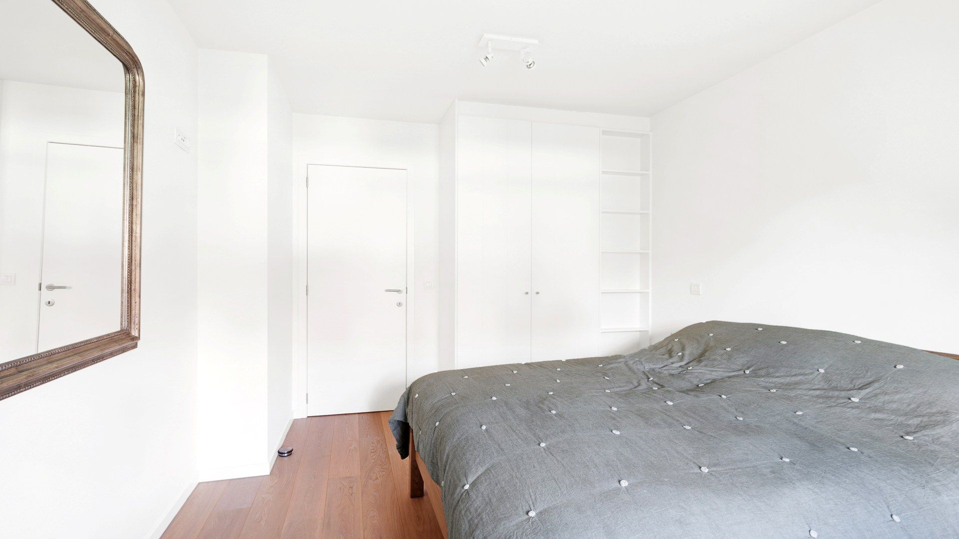 Recent huis met garage in Knokke foto 18