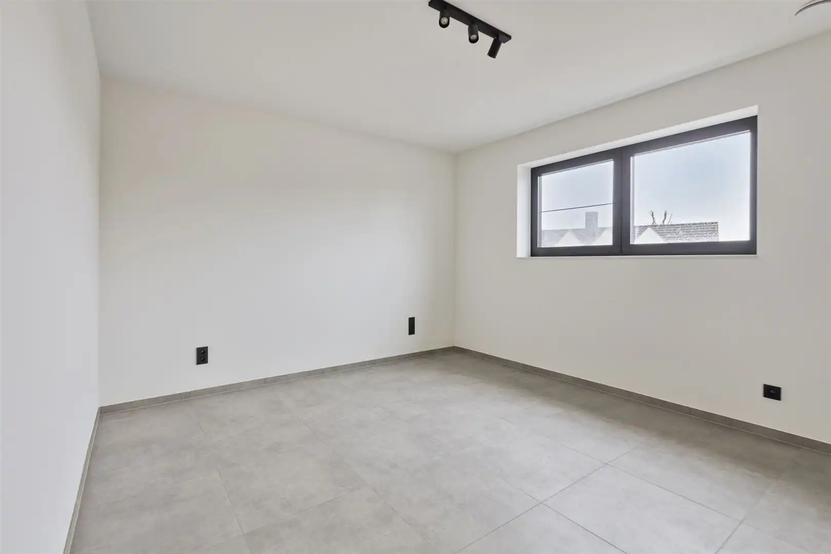 TE HUUR: Ruime nieuwbouwwoning met 3 slaapkamers te Pelt! foto 11