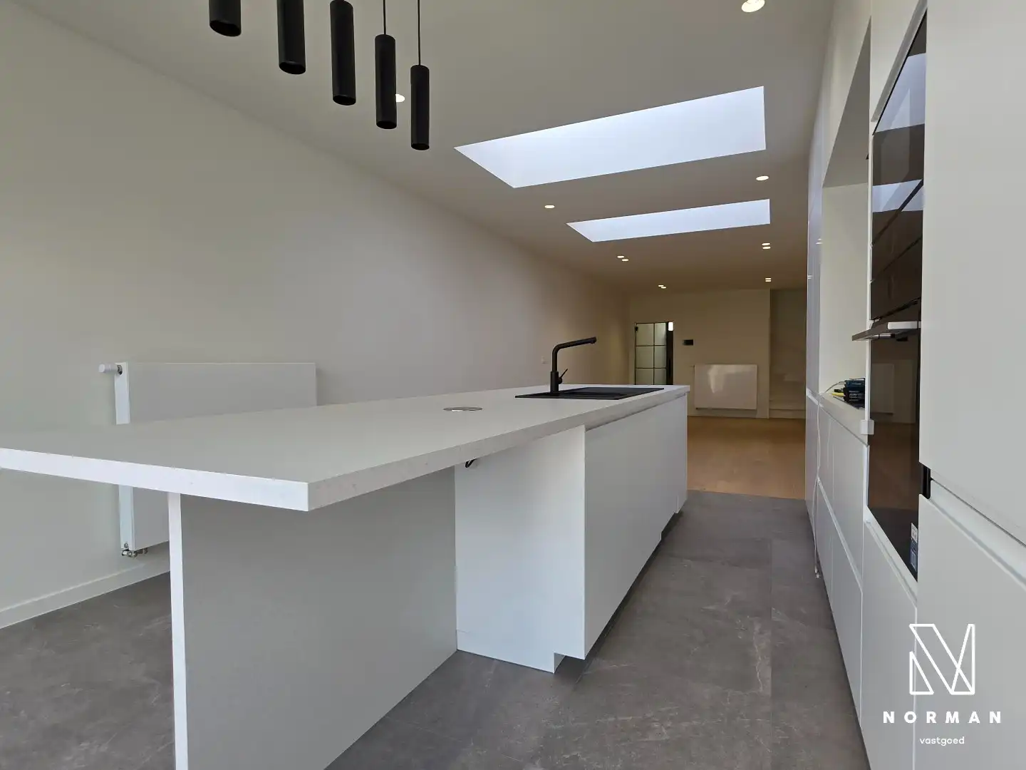 Stadswoning met 3 slaapkamers en mooie stadstuin op vlot bereikbare locatie in Kortrijk.  foto 5