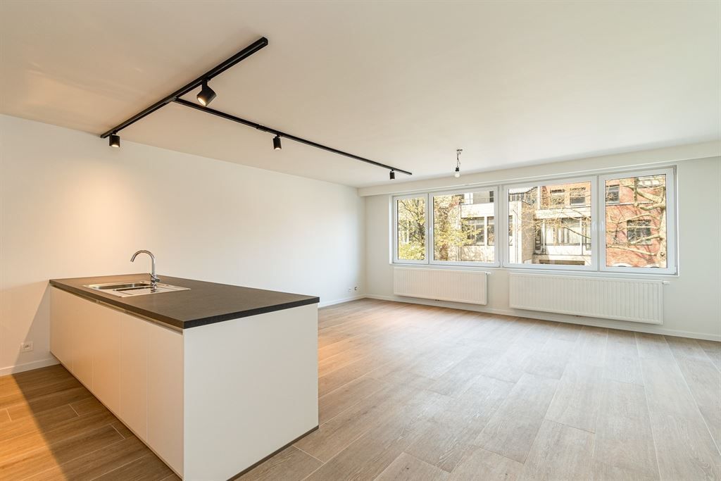 Gerenoveerd appartement op centrale locatie foto 3