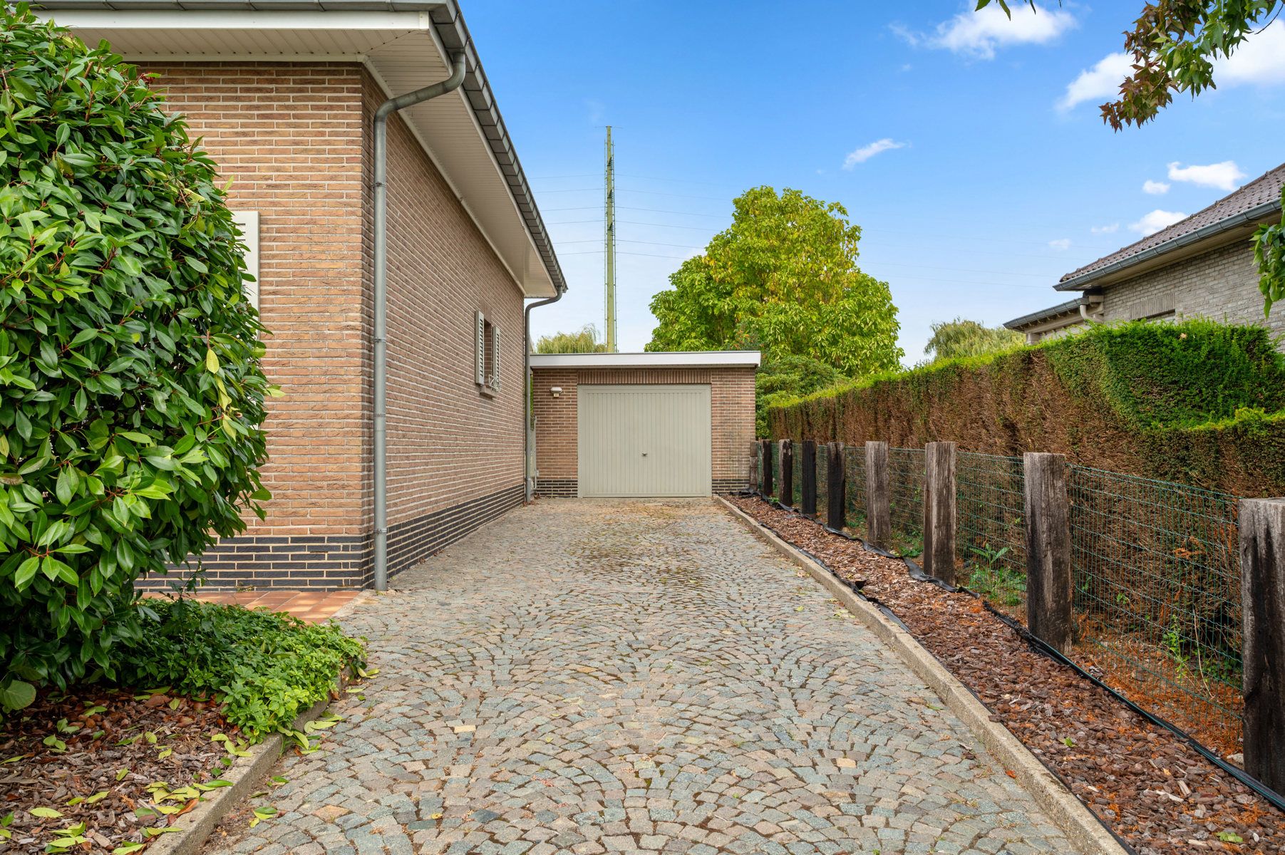 Ruime bungalow met prachtige tuin en talrijke mogelijkheden foto 23