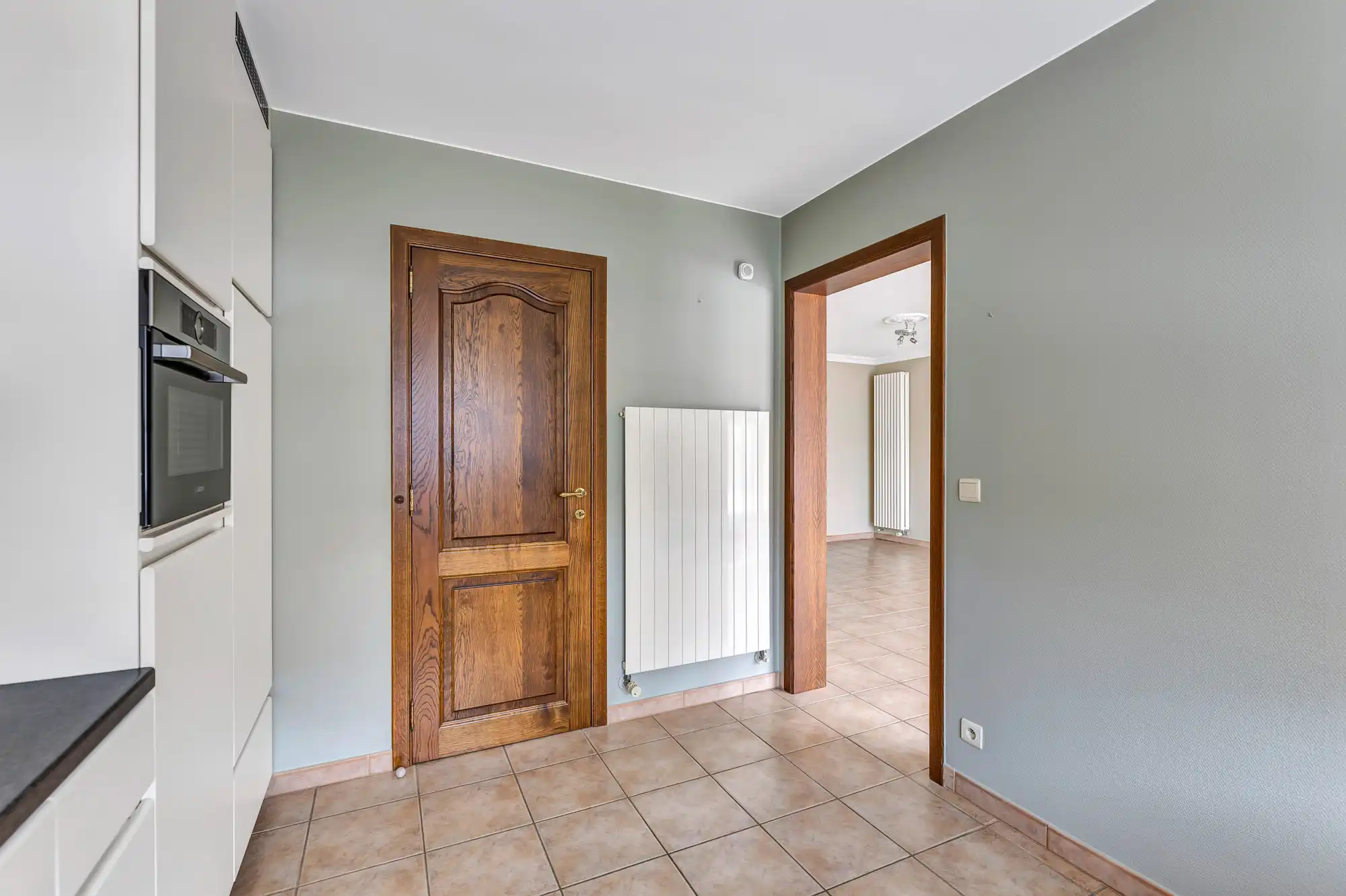 Instapklaar appartement met ruime garage foto 10