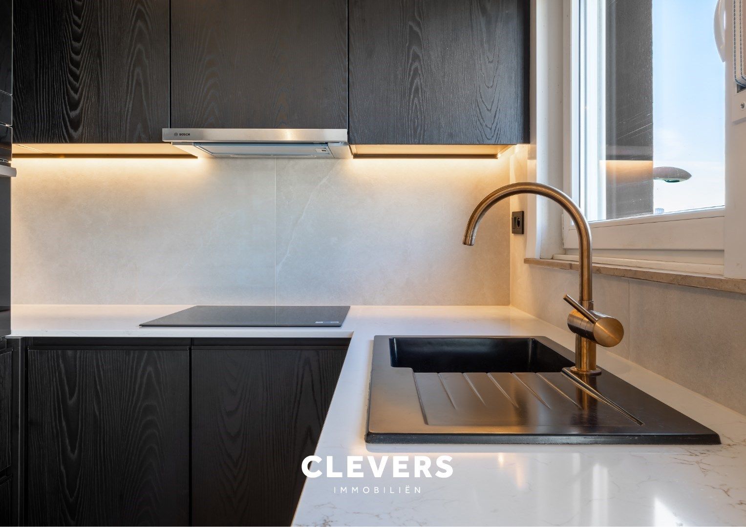 Prachtig ingericht en 100% vernieuwd appartement met 2 slpks foto 7