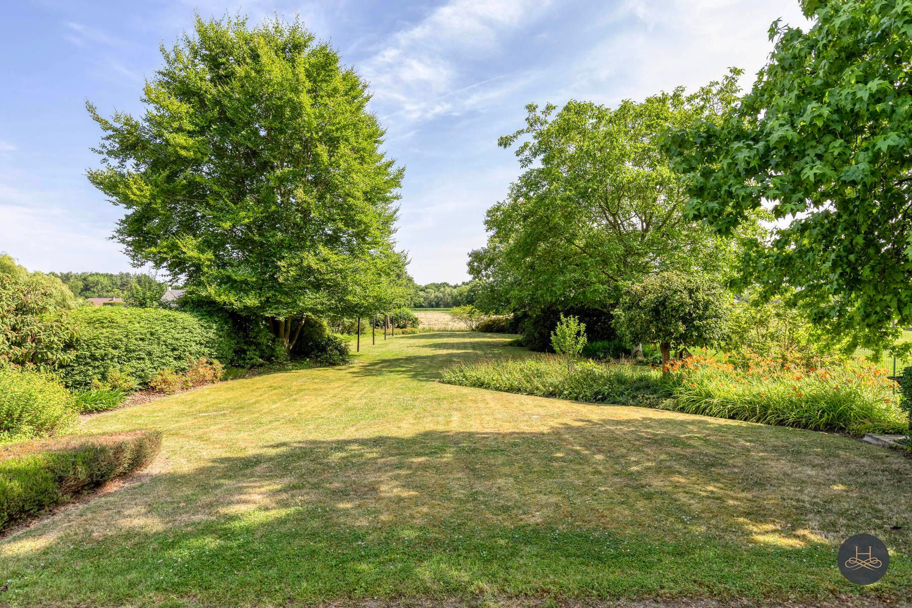 Ruime gezinswoning met ruime tuin en prachtig uitzicht foto 22