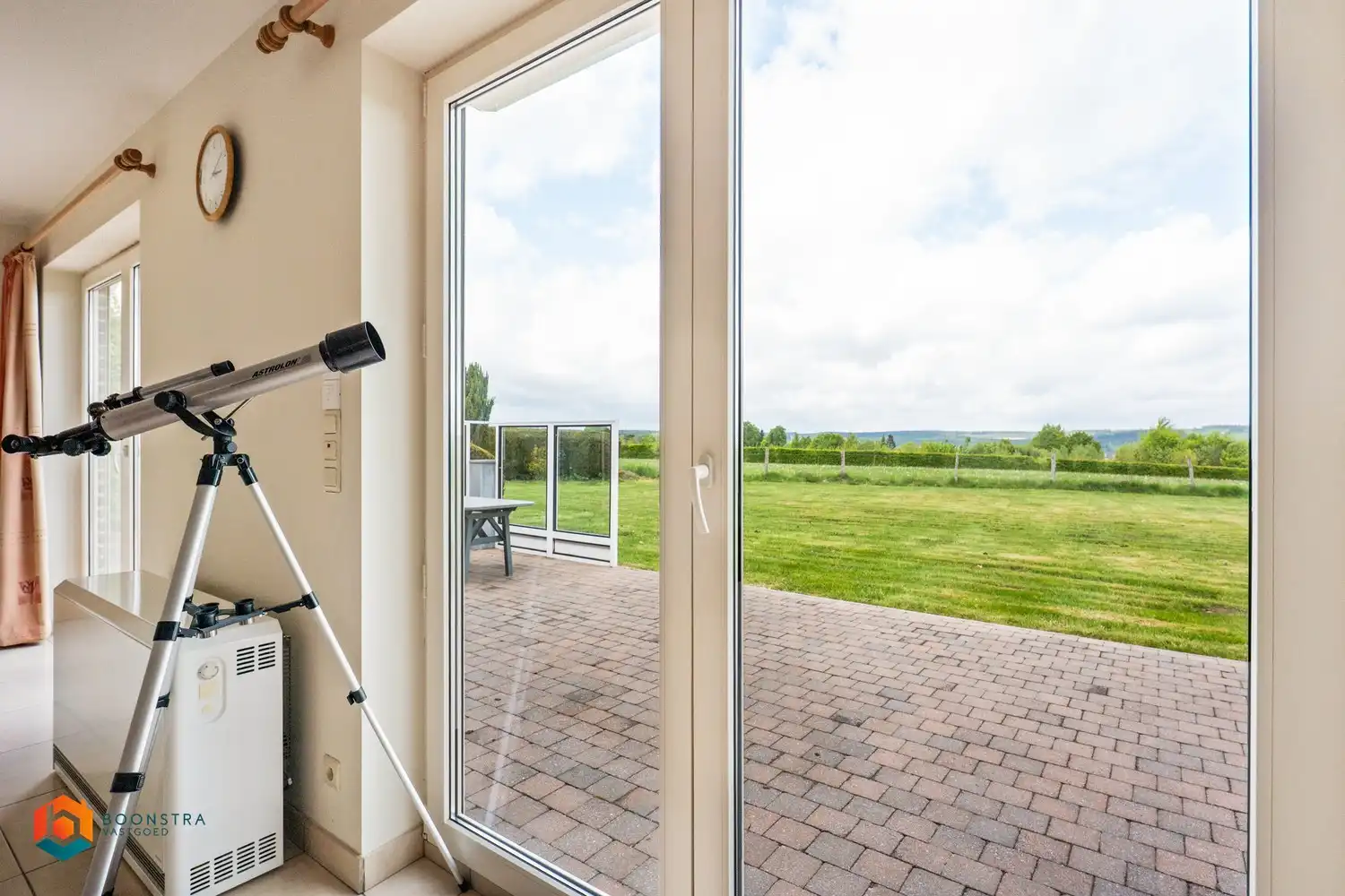 Instapklare woning met 4 slpkrs op perceel van 1122m² in regio Waimes foto 9