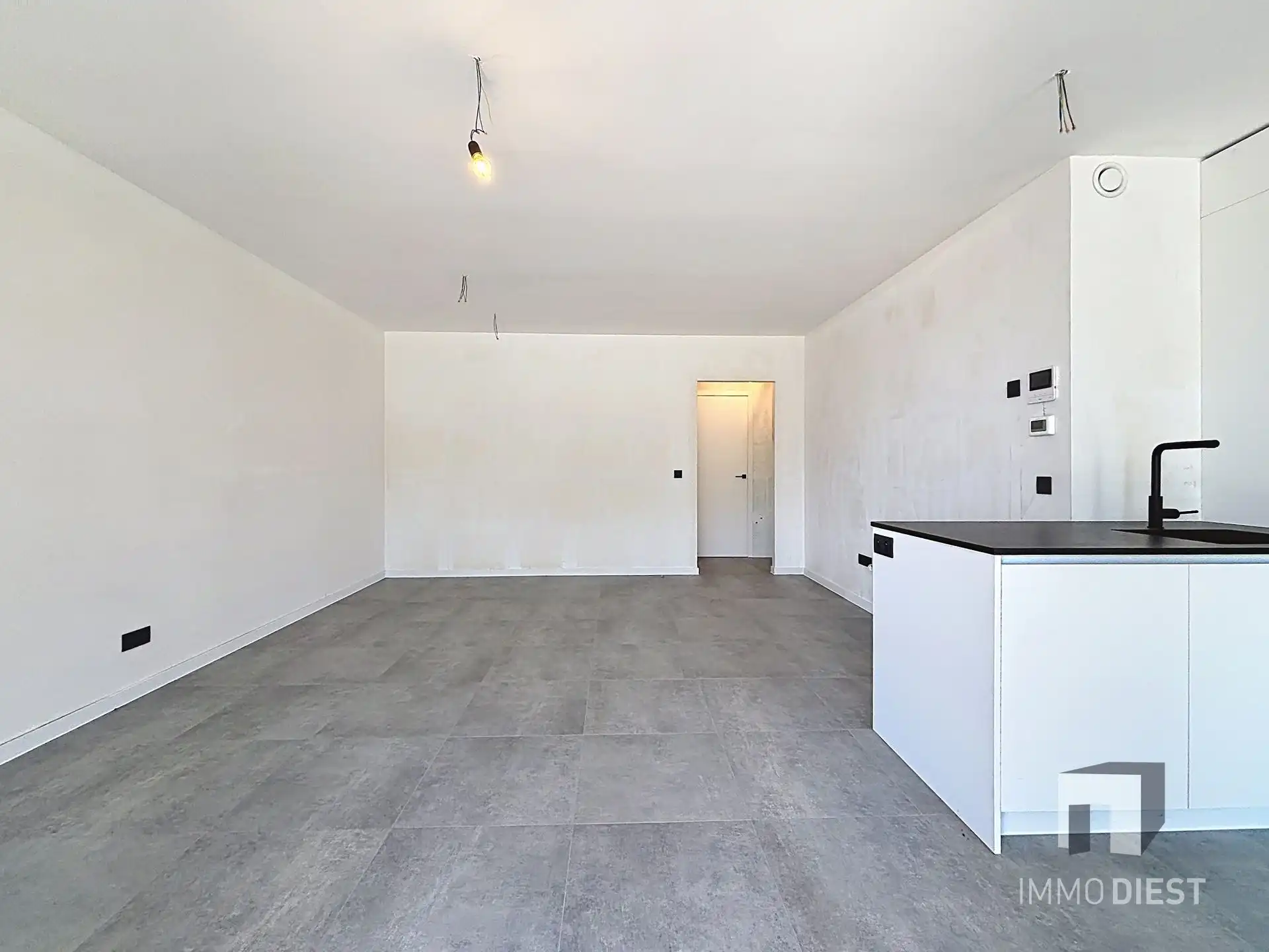 Gelijkvloers appartement met 2 slaapkamers. foto 3