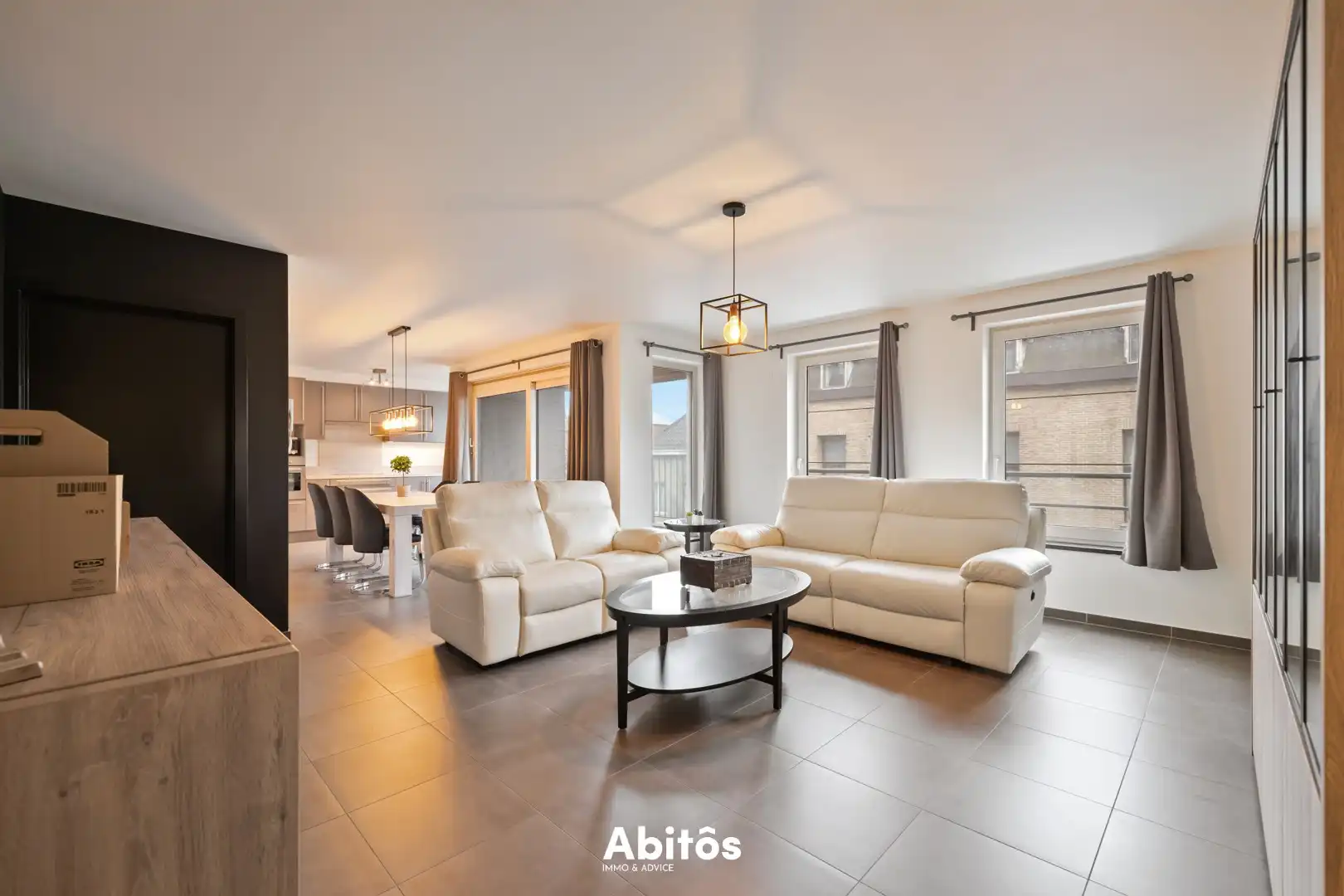 Instapklaar 2-slaapkamer appartement met terras op toplocatie nabij Gent-Dampoort foto {{pictureIndex}}