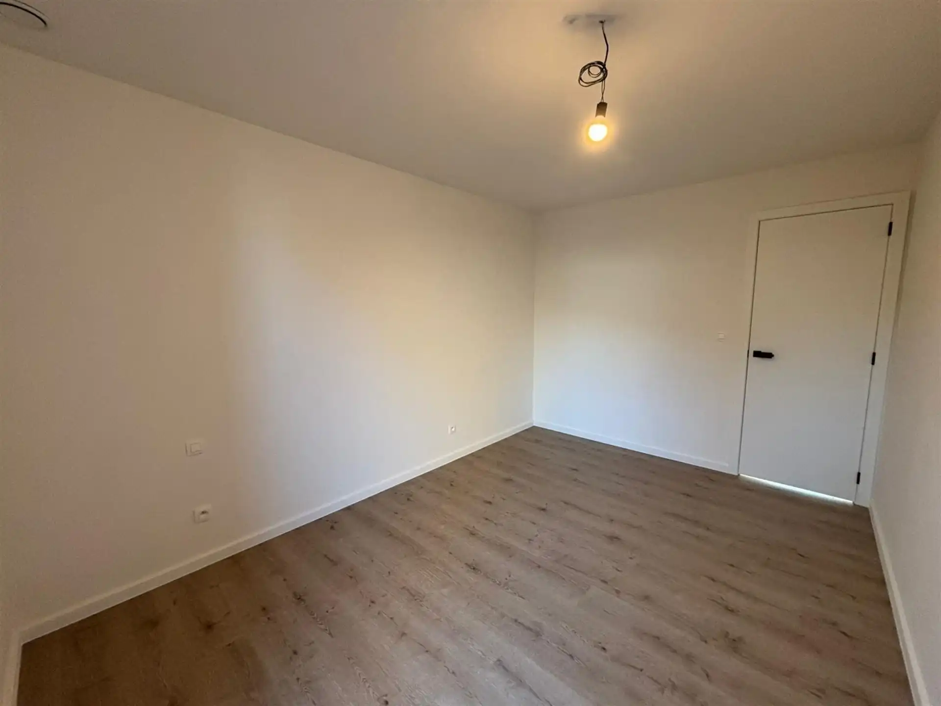 Modern gelijkvloers appartement met private tuin en ruime terrassen in Asse! foto 23