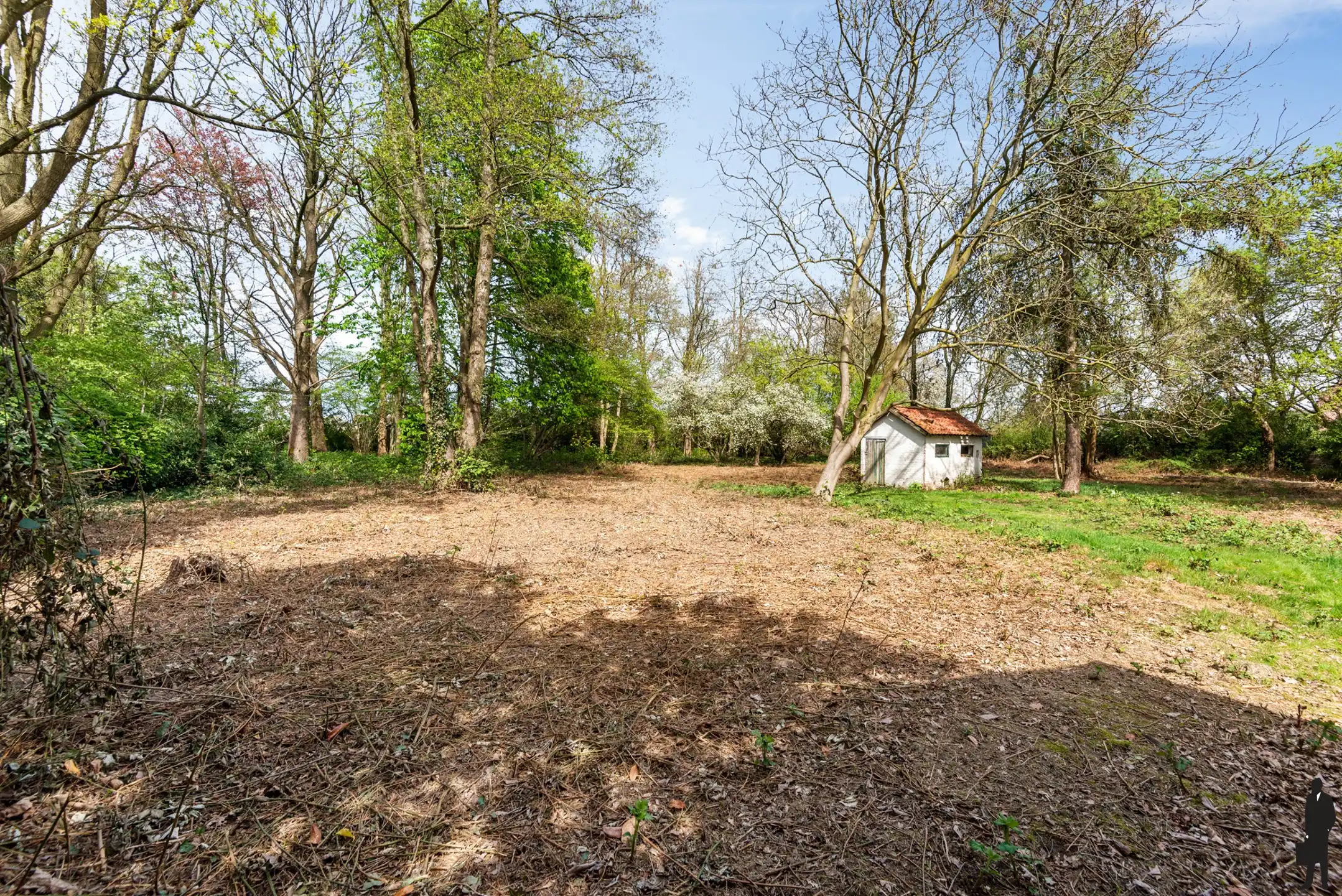 Te renoveren zonevreemde woning op perceel van ca. 6685 m² foto 3