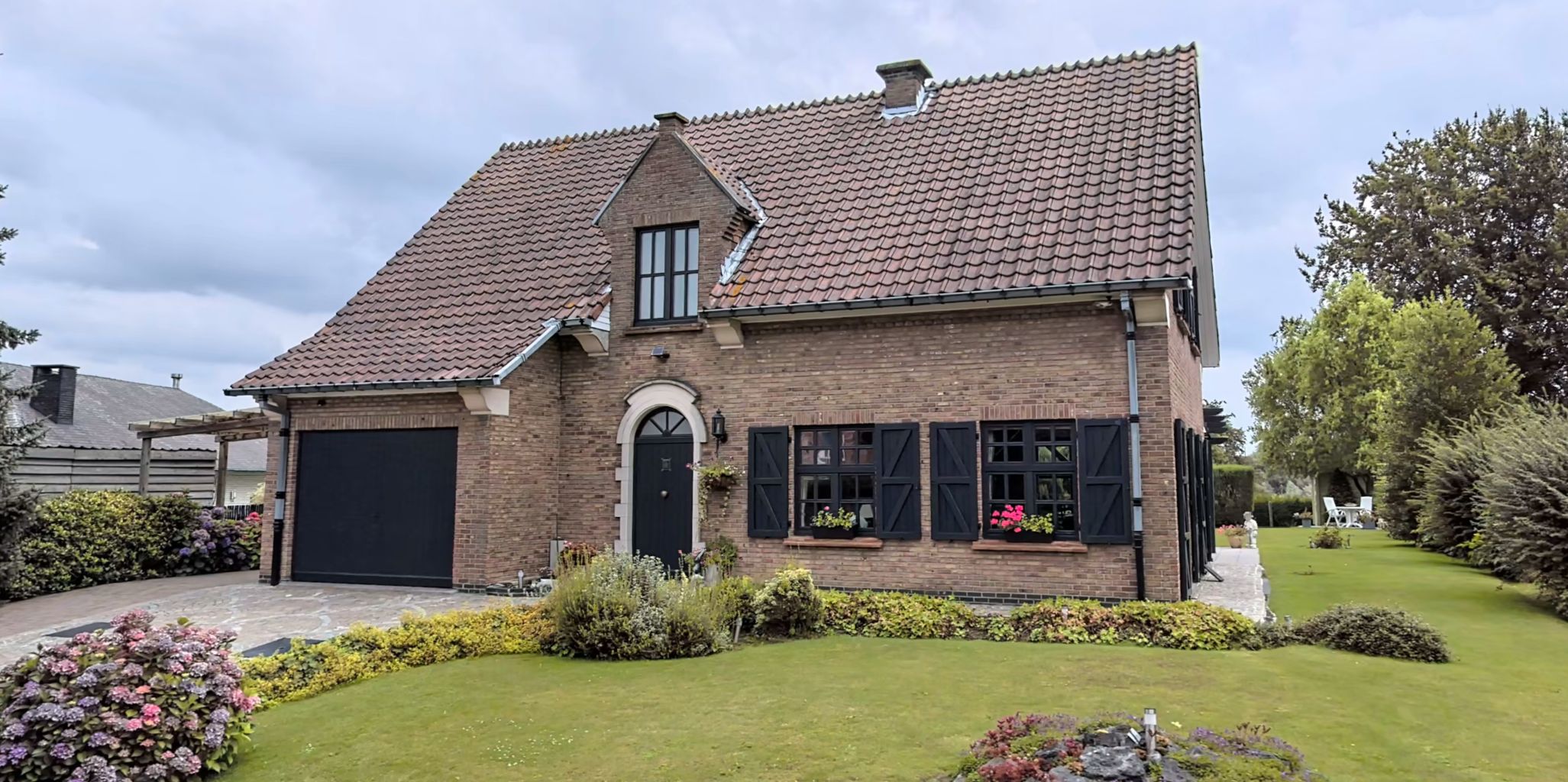 Huis te koop foto {{pictureIndex}}