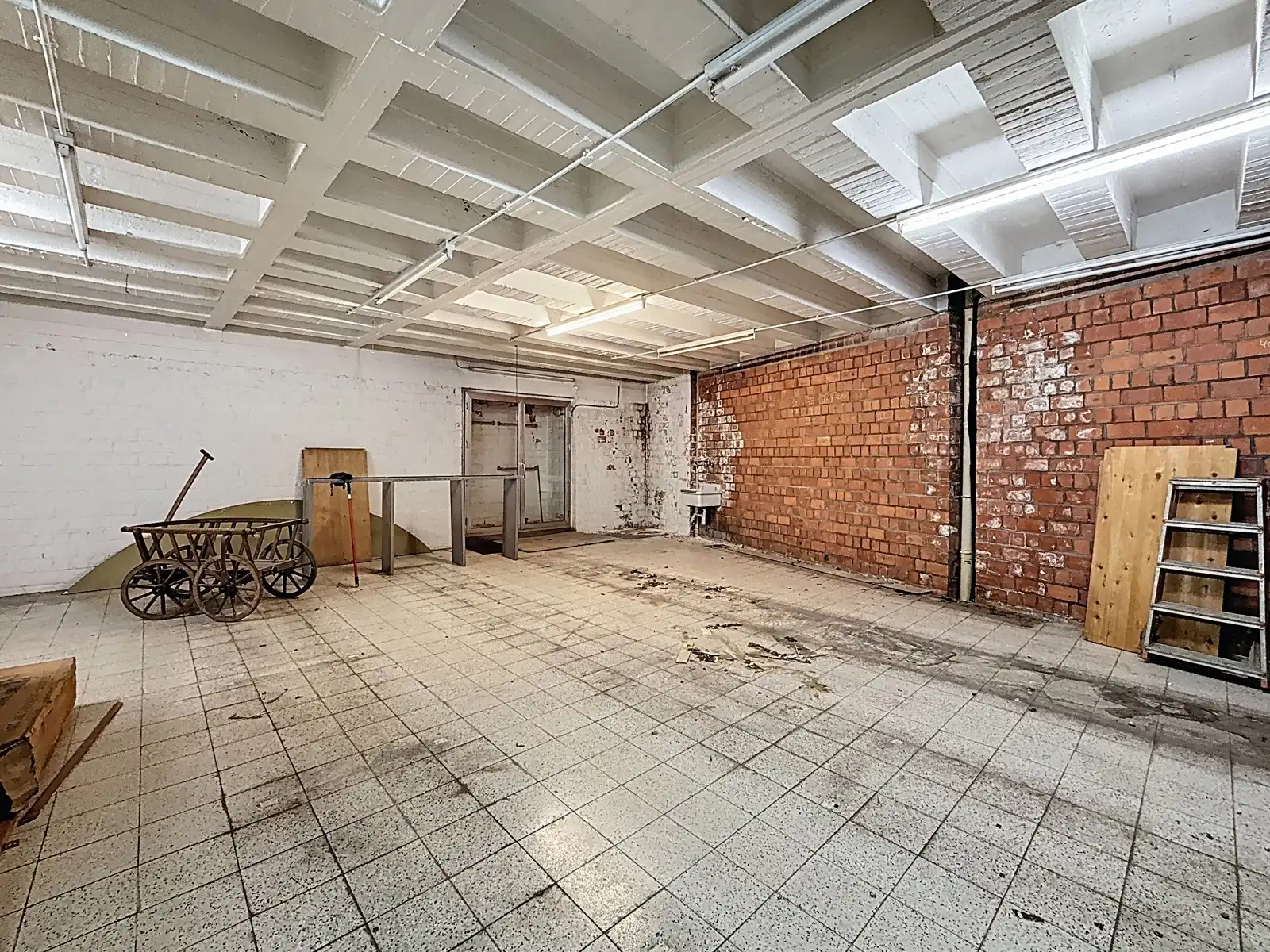 Uniek handelspand met ruim appartement en tuin foto 33