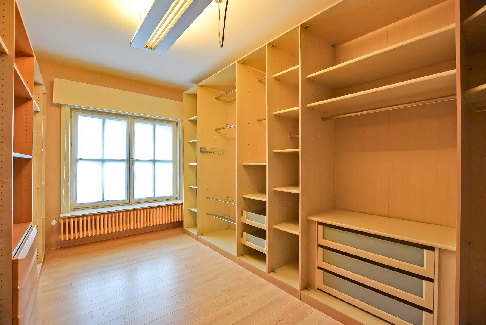 Kwalitatief afgewerkte woning met handelsruimte (536m² bewoonbaar) op een toplocatie. foto 18