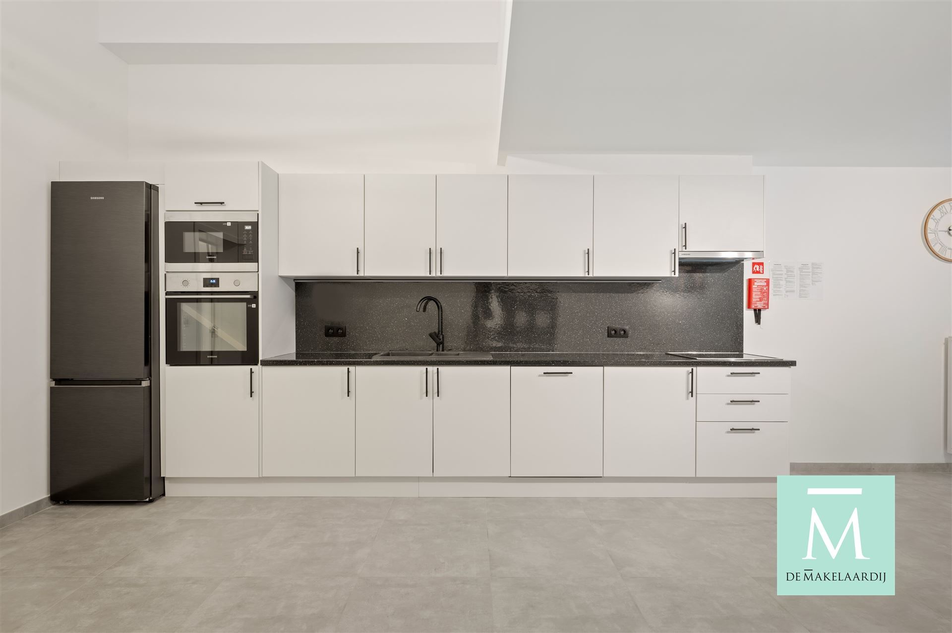 STUDENTS ONLY! Gemeubelde studentenkamer in hartje Mechelen - EERSTE BEWONING NA RENOVATIE  foto 9