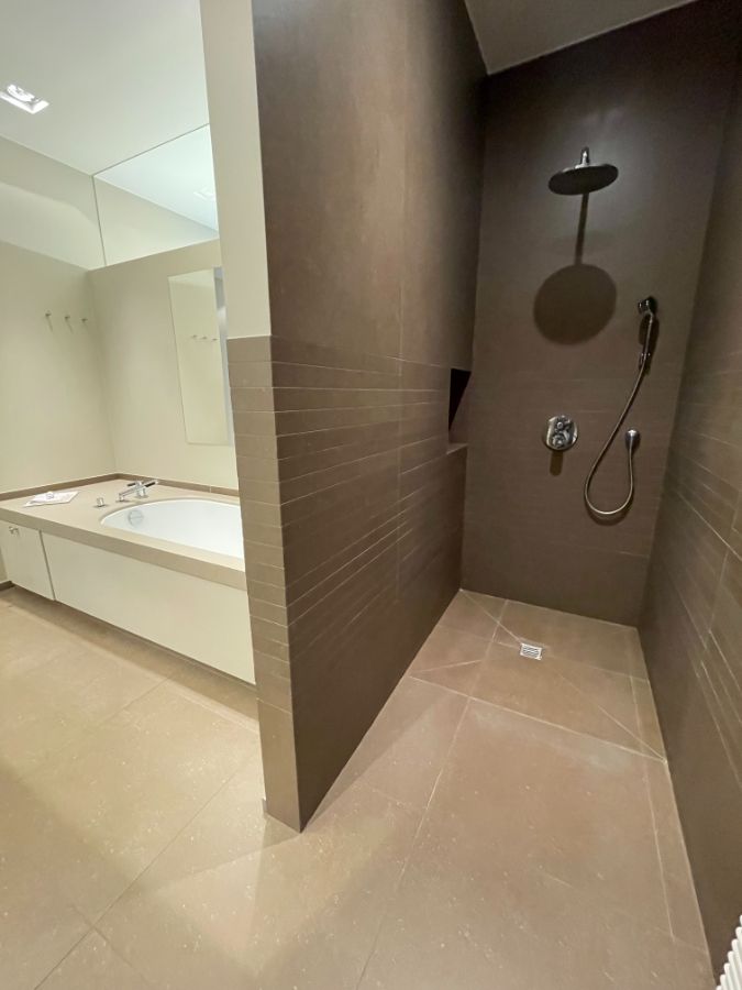 LUXE APPARTEMENT + zeer riant zongericht terras, dubbele garage & (wijn)kelder foto 46