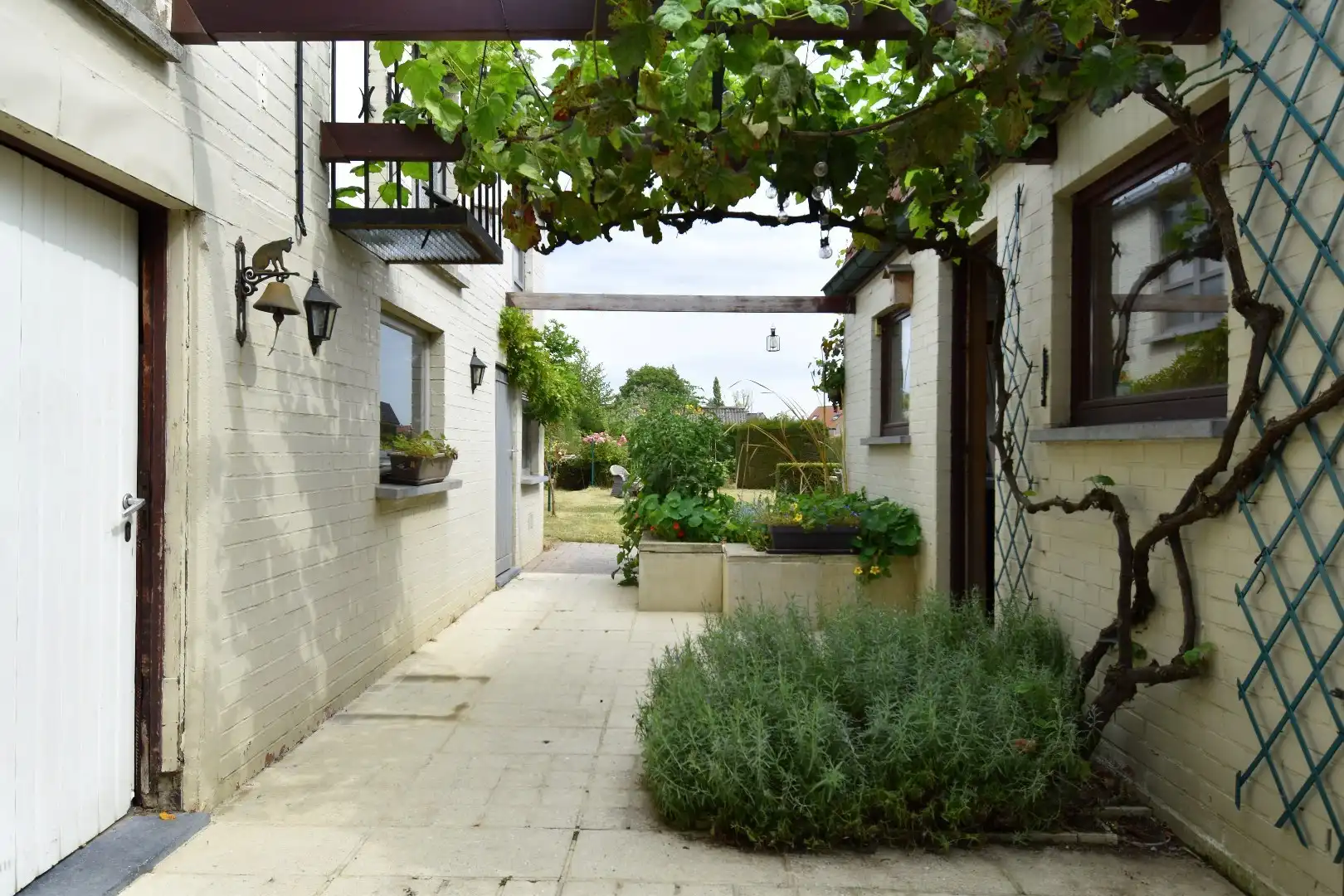 Charmante alleenstaande woning met 3 slaapkamers, tuin en garage in een rustige straat te Rollegem foto 17