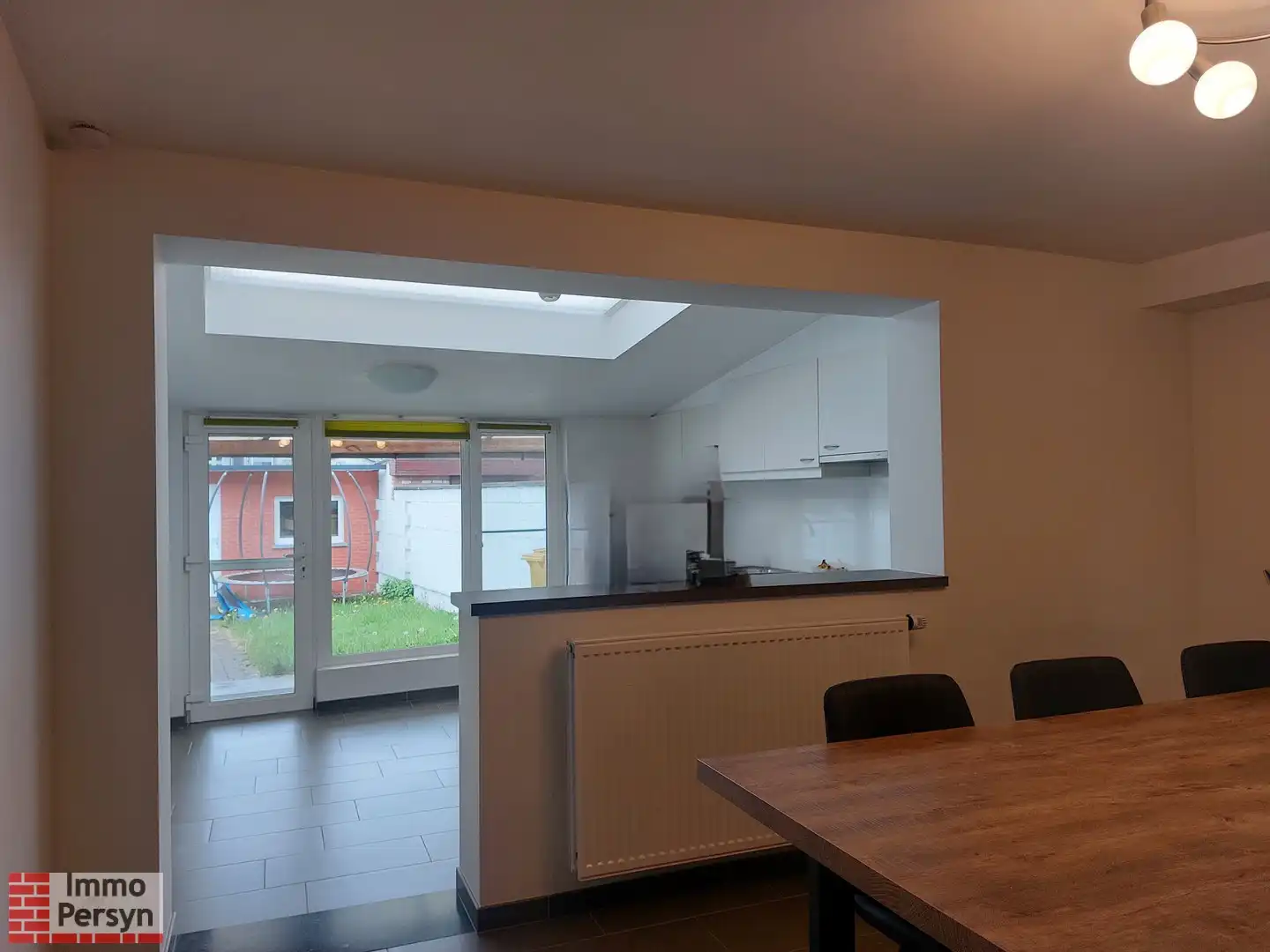 Gezellige rijwoning met kleine stadstuin foto 5