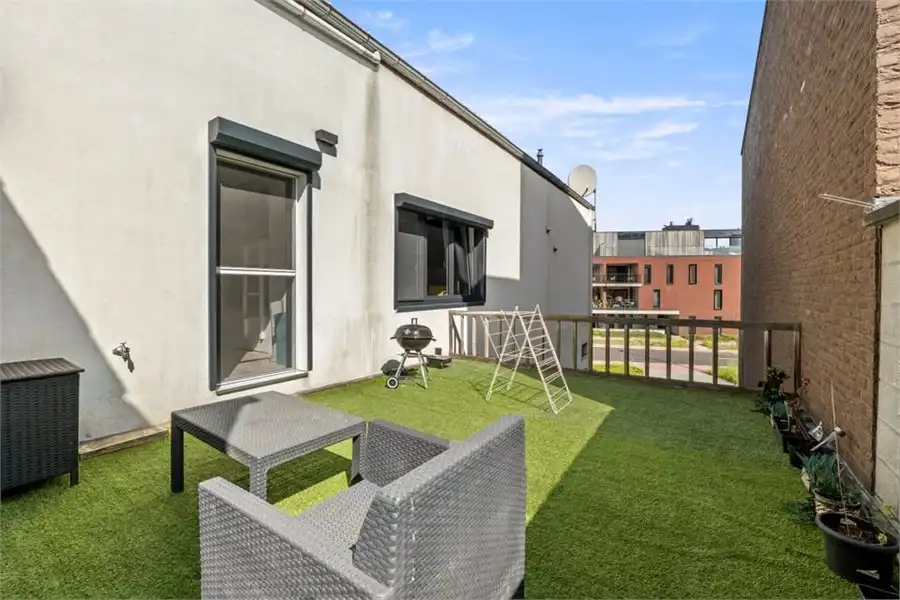 RUIME GERENOVEERDE WONING OP EEN ZEER GOEDE LOCATIE foto 31