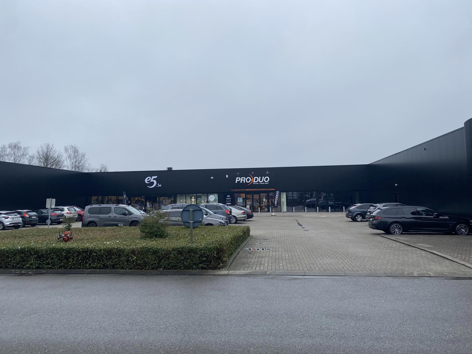 Commerciële ruimte te huur – 636 m²  foto 7