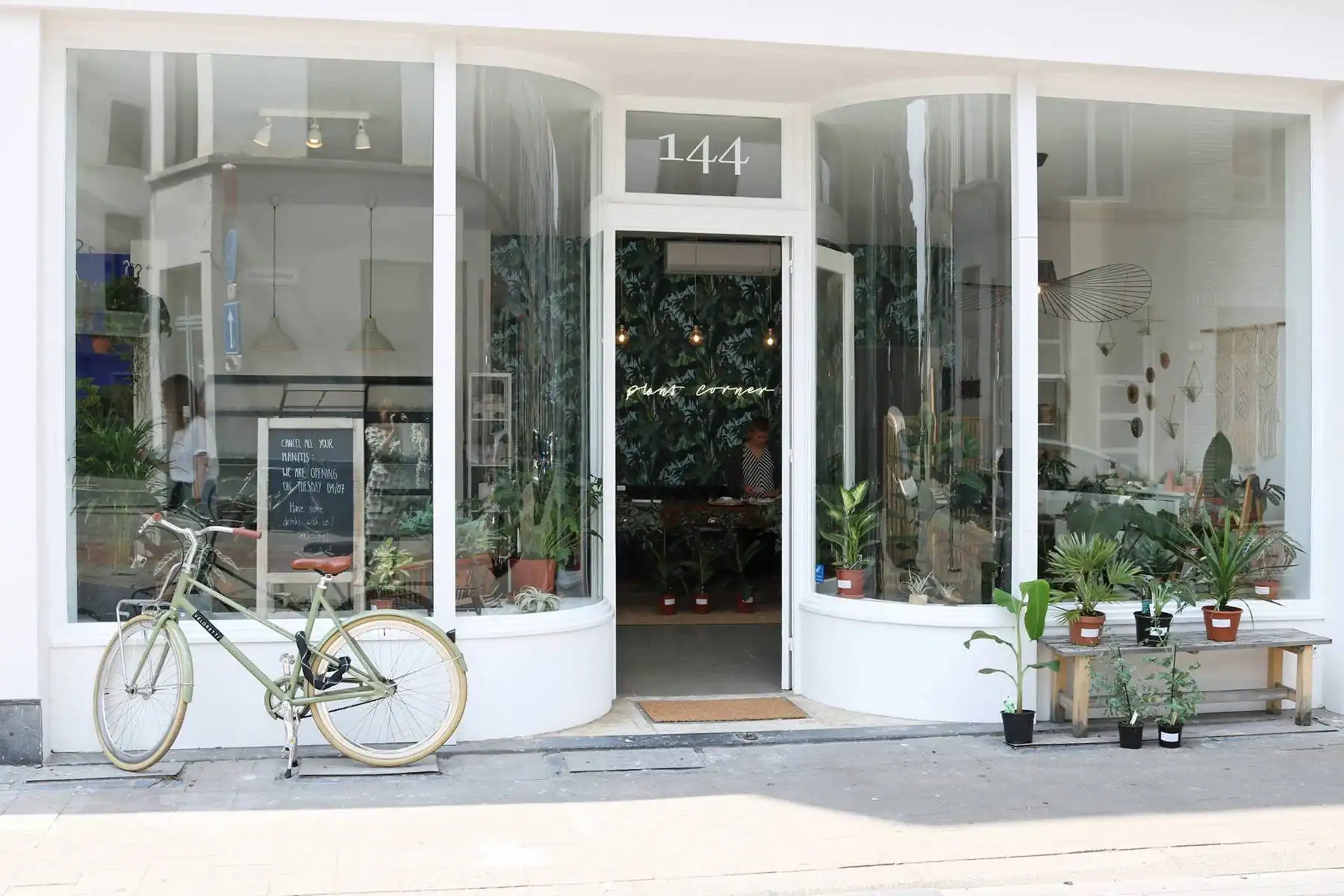 Unieke commerciële kans op zichtlocatie aan de Isabellalei foto 2