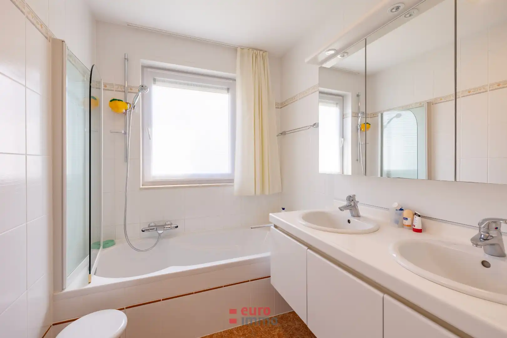 Zeer lichtrijk appartement in het groen van de Simli wijk! foto 15