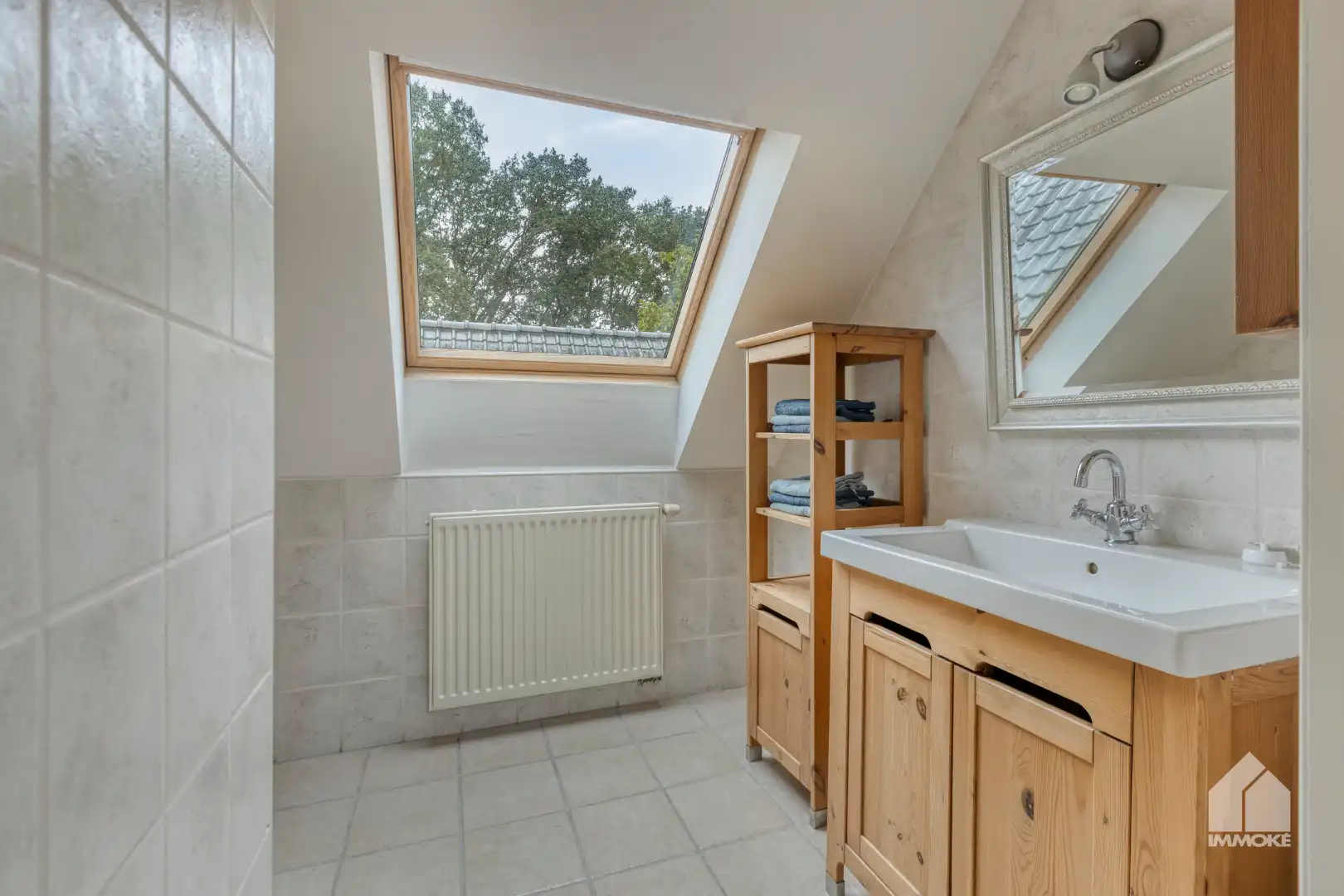Volledig gerenoveerde, energiezuinige langgevelhoeve op riant perceel van 76 are. foto 32