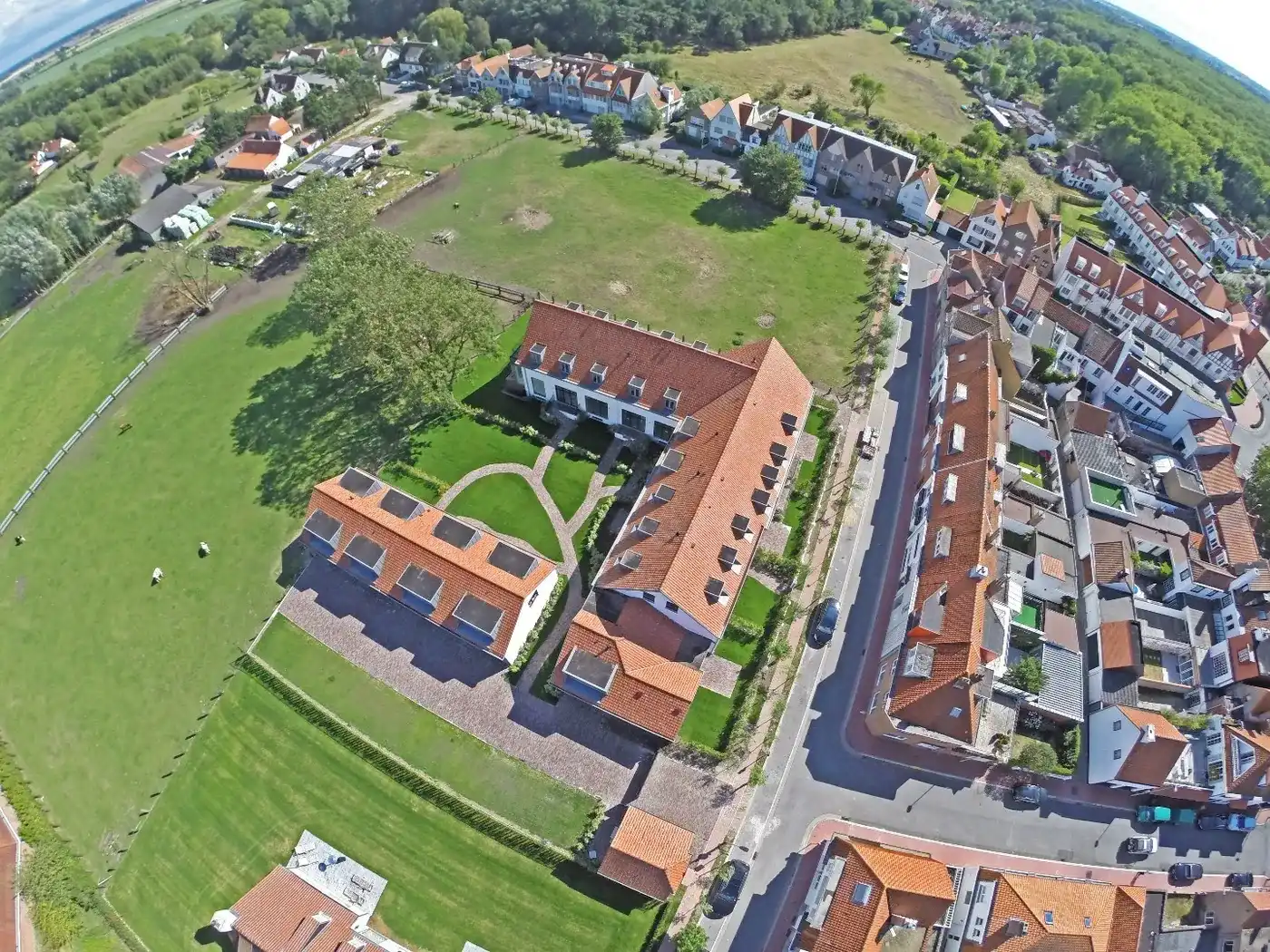 Instapklare woning met 5 slaapkamers aan de Oosthoek. foto 19