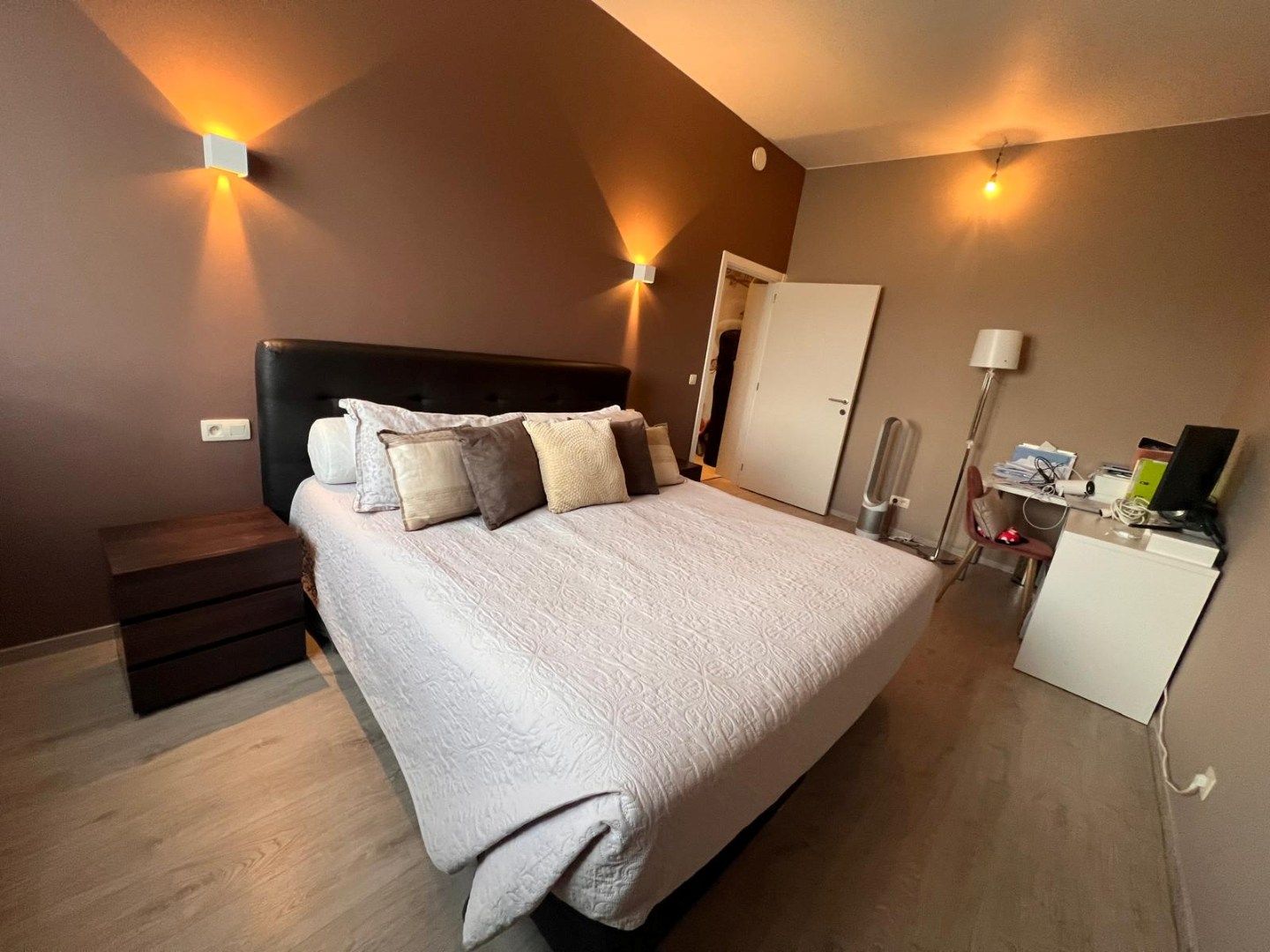 Zeer ruime duplex met 3 slaapkamers foto 12