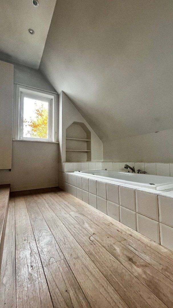 Te renoveren ruime woning op 911 m² te Lendelede – met garage en 5 kamers foto 19