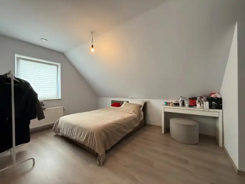 Mooie instapklare villa gelegen in een rustige en recente woonwijk foto 11
