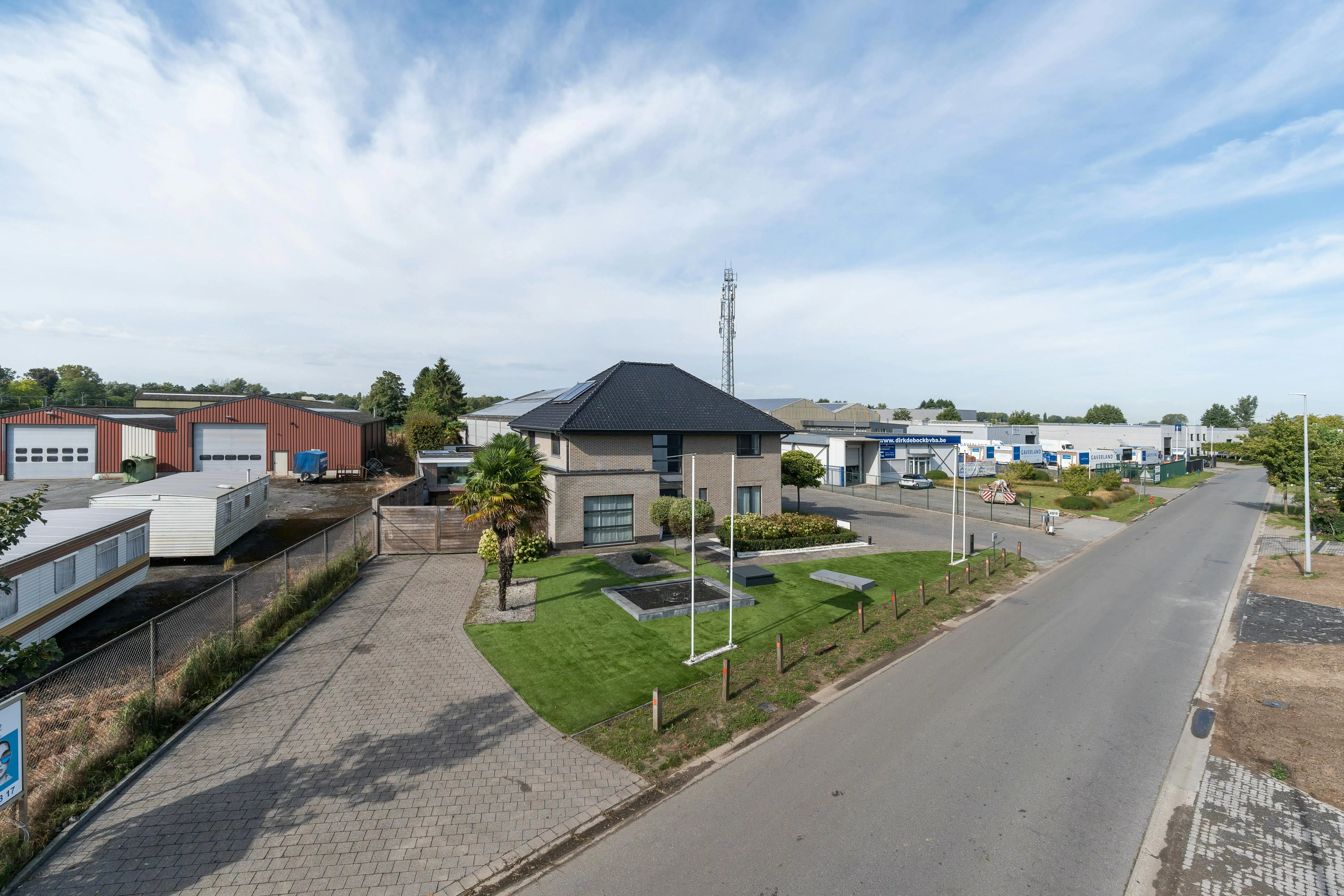 Luxe villa met exclusieve tuin en 600m2 magazijn in KMO-zone foto 105