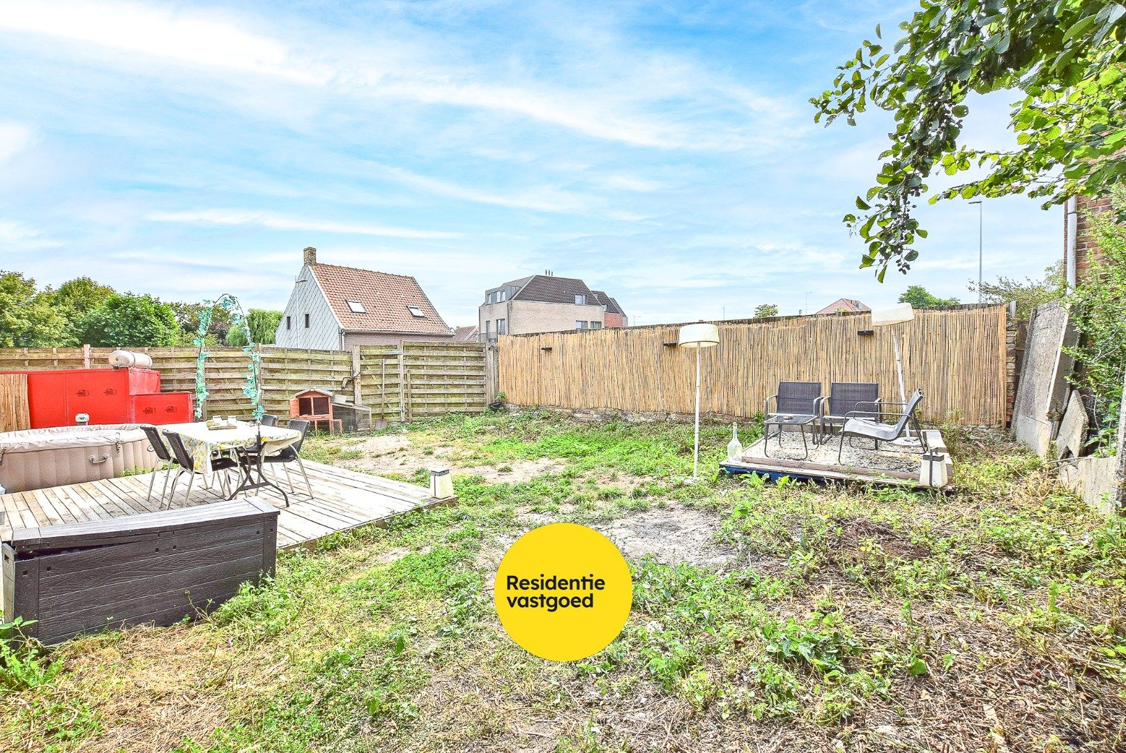 Te renoveren woning met 4 slaapkamers, bureau en zongerichte tuin in Alveringem foto 3