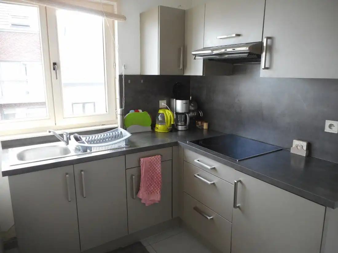 GUNSTIG gelegen appartement te LANAKEN foto 4