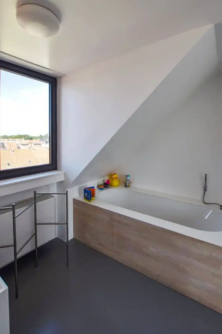 Prachtig dakappartement (loft-stijl) 68 m², gelegen op het Marktplein.  foto 15