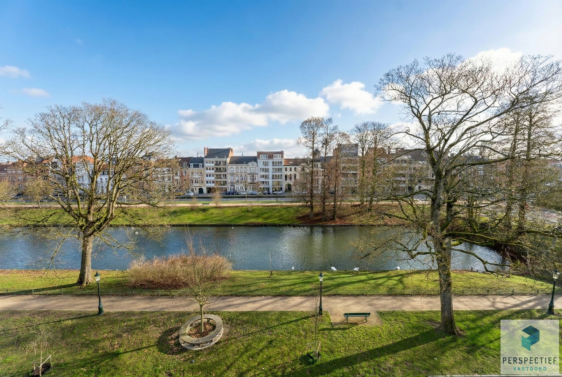 Modern Luxe-Appartement met 3slpk - terras en dubbele autostaanplaats foto 4
