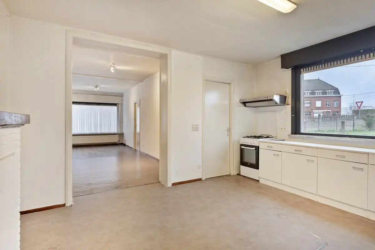 Halfopen huis met 2 kamers en garage te koop in Anzegem foto 7