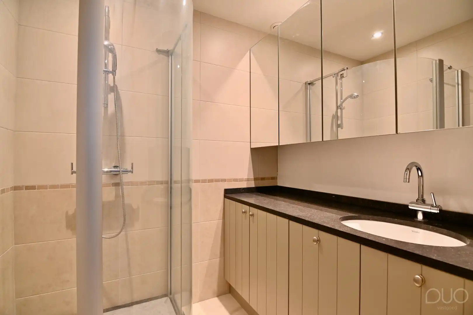 Moderne instapklare woning met twee slaapkamers, aparte werkruimte en tuintje in hartje Zoutleeuw foto 14
