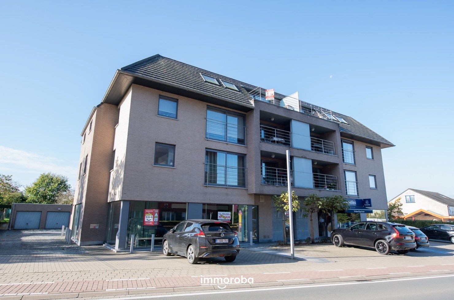 Appartement met één slaapkamer en garagebox te huur. foto {{pictureIndex}}