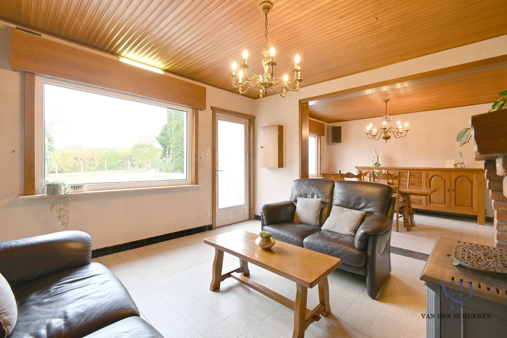 Te renoveren woning met uniek uitzicht op de omliggende akkers foto 4