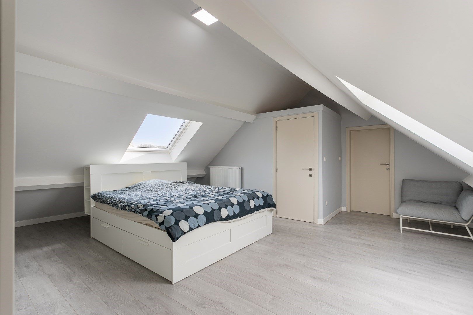 Instapklare woning te Dworp met 5 slkp., garage en tuin foto 19
