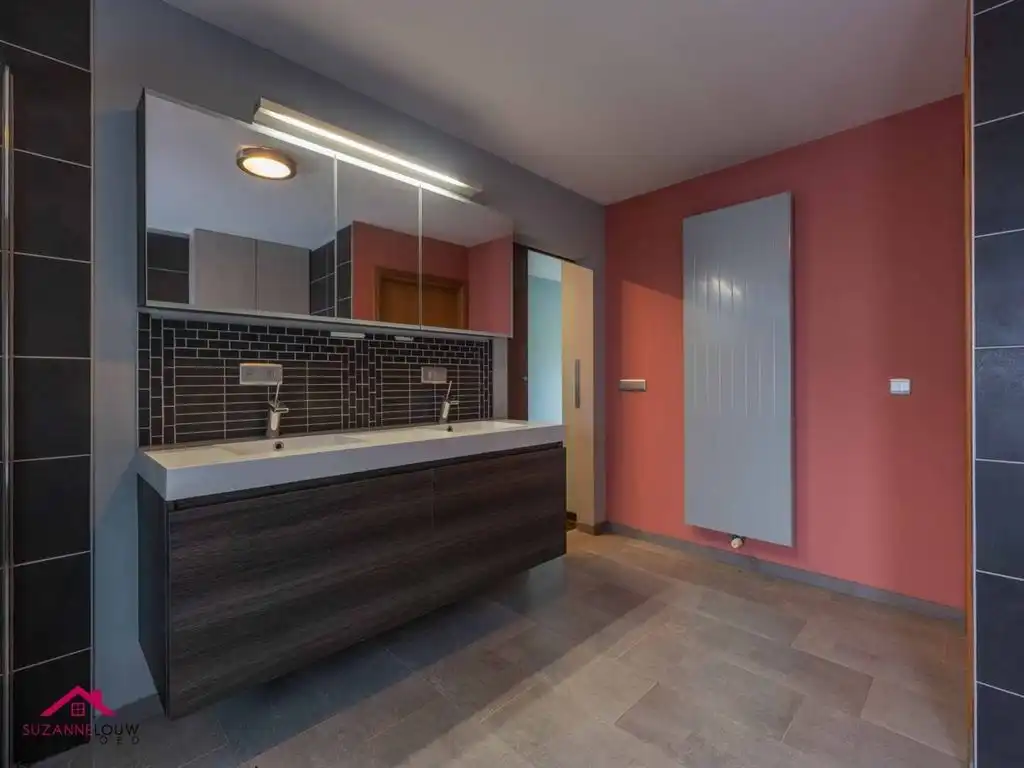 Instapklare gezinswoning met tuin foto 25