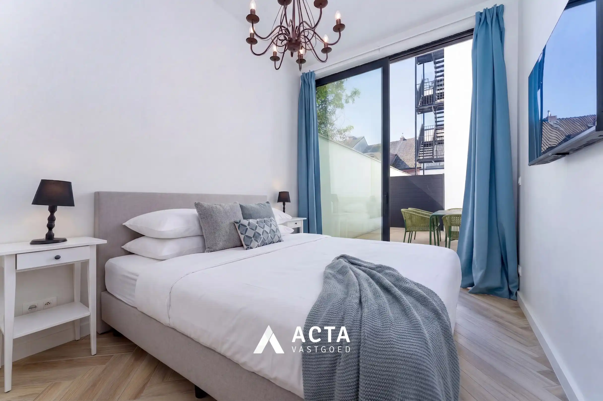 Luxueus gelijkvloersappartement met terras nabij Zeedijk van Mariakerke foto 9