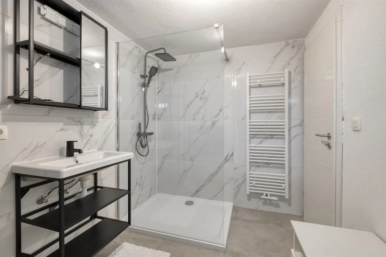 TE KOOP: Gerenoveerde woning met 3 slaapkamers te Houthalen! foto 13