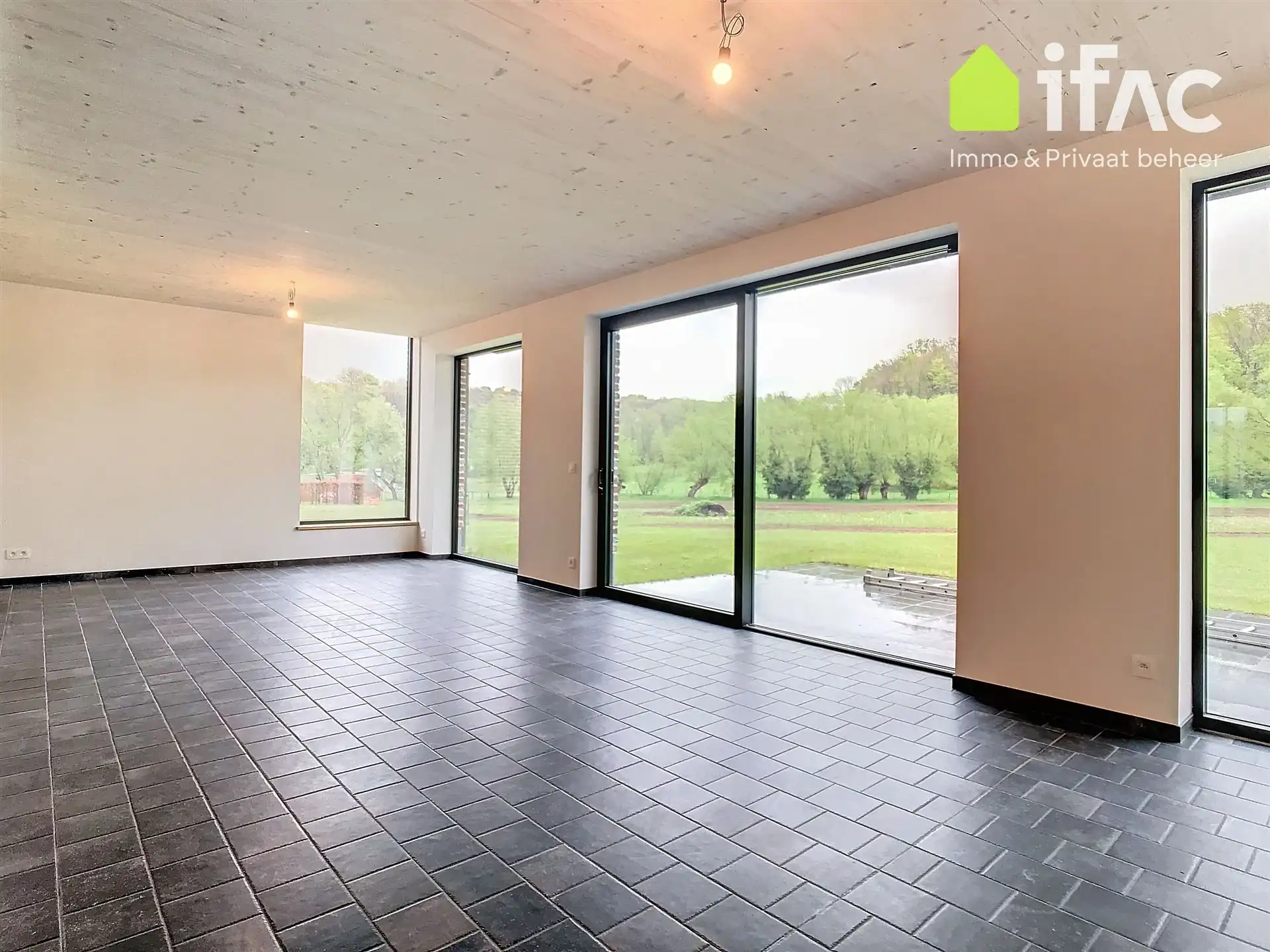 Villa met 4 slaapkamers, 2 badkamers en een grote tuin foto 8