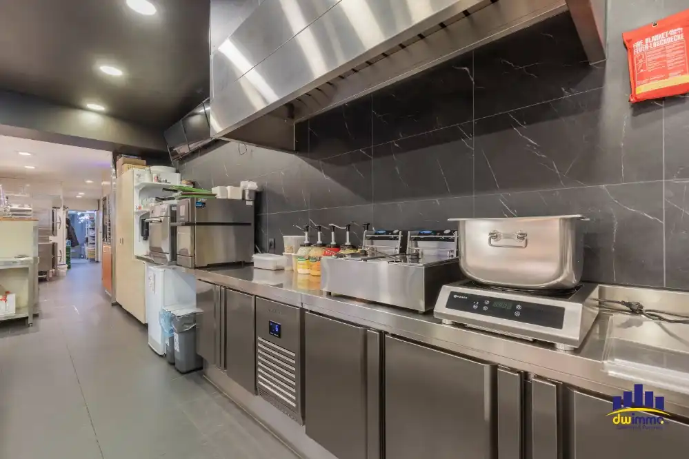 Ter overname: Instapklare broodjeszaak – N’Yammie (centrum Izegem) foto 13