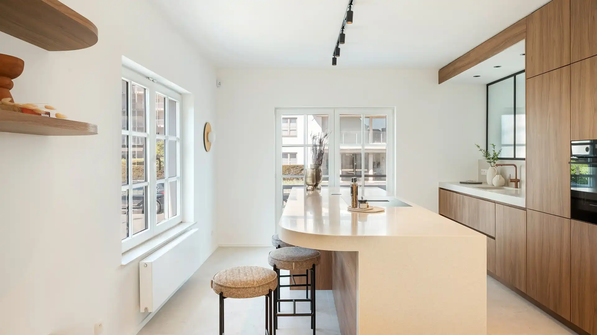 Exclusief gerenoveerde villa op een absolute toplocatie foto 19