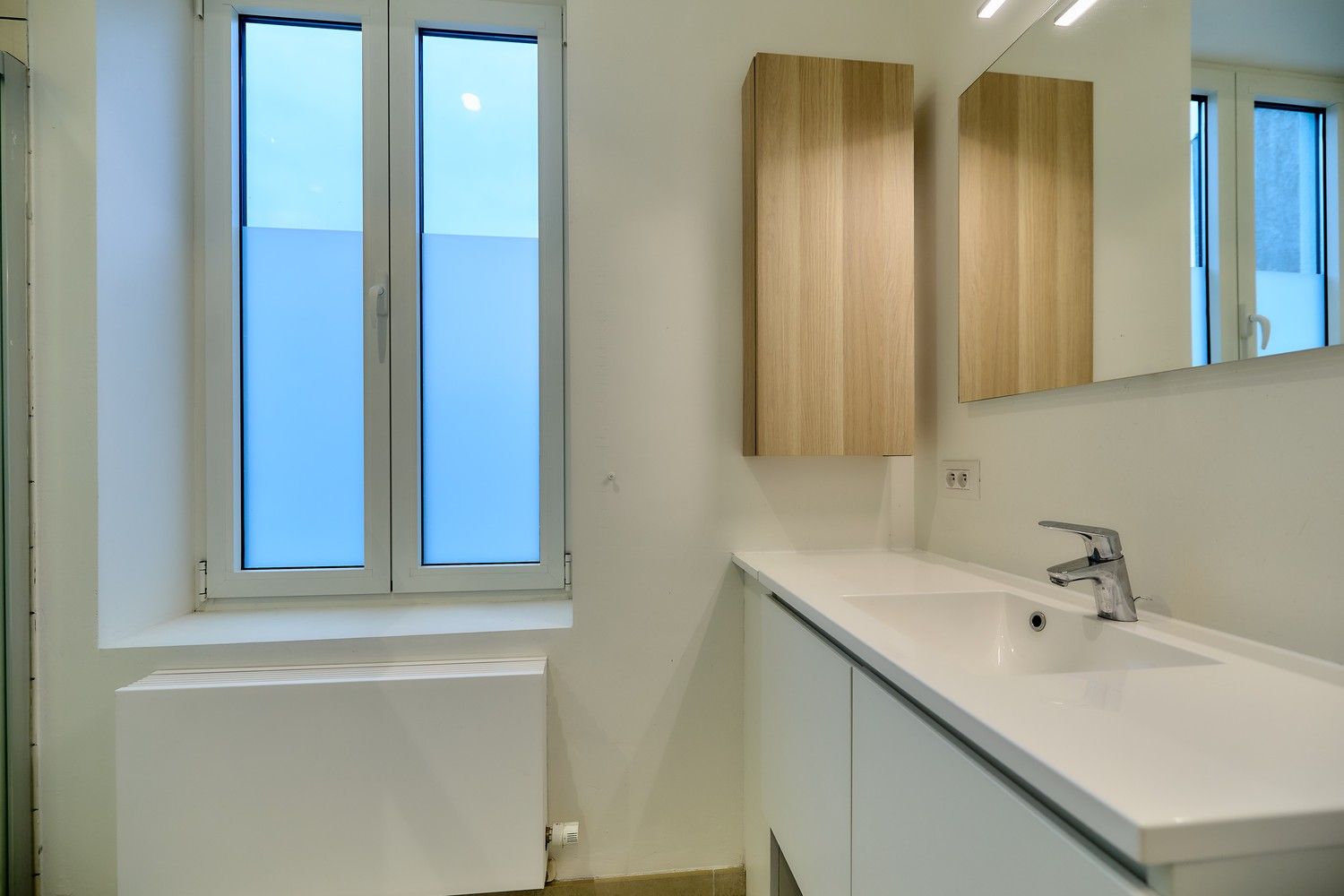 Gerenoveerde interbellum burgerwoning met 4 slaapkamers en grote tuin. foto 17