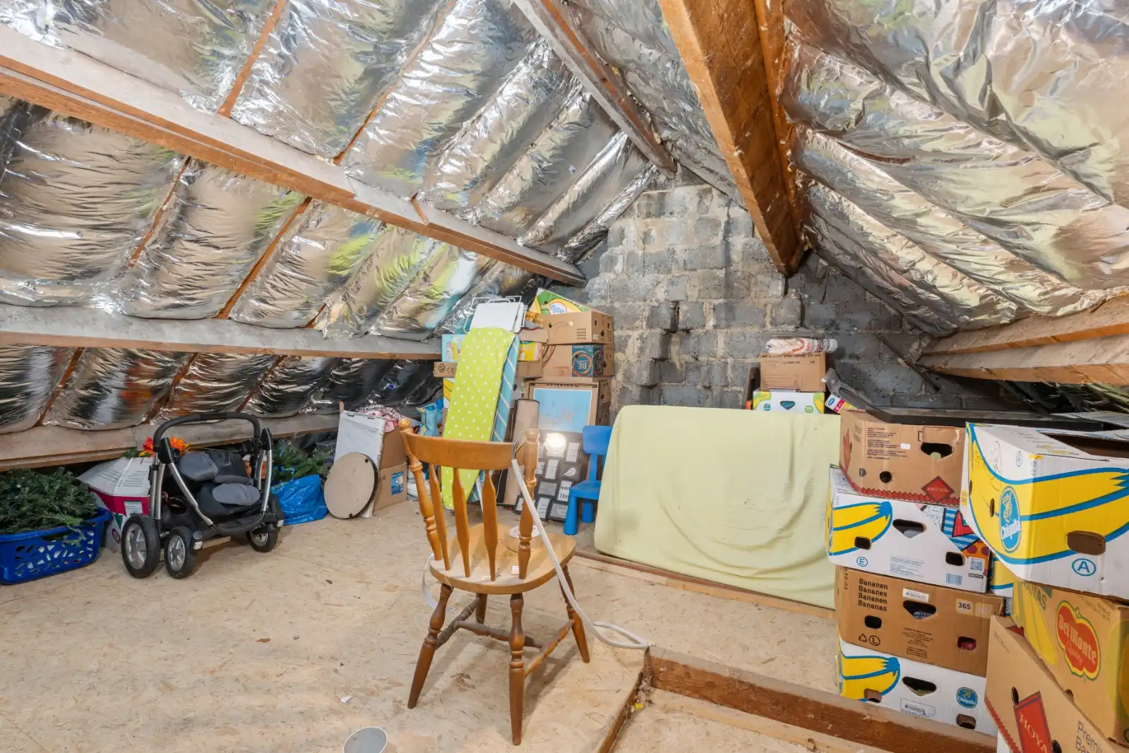 Charmante gerenoveerde starterswoning in Ardooie! foto 11