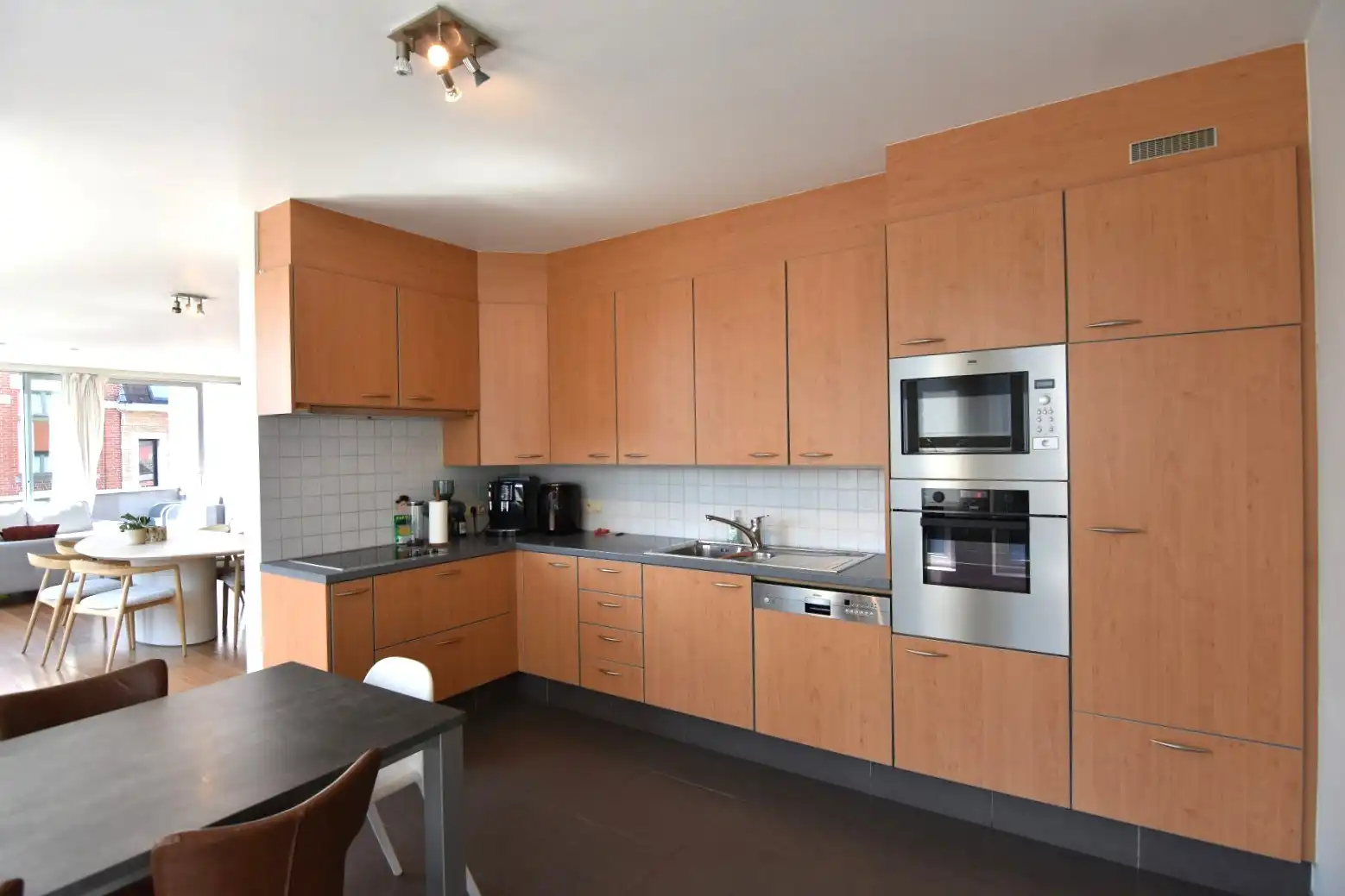 Ruim duplex appartement in hartje Rumbeke foto 12