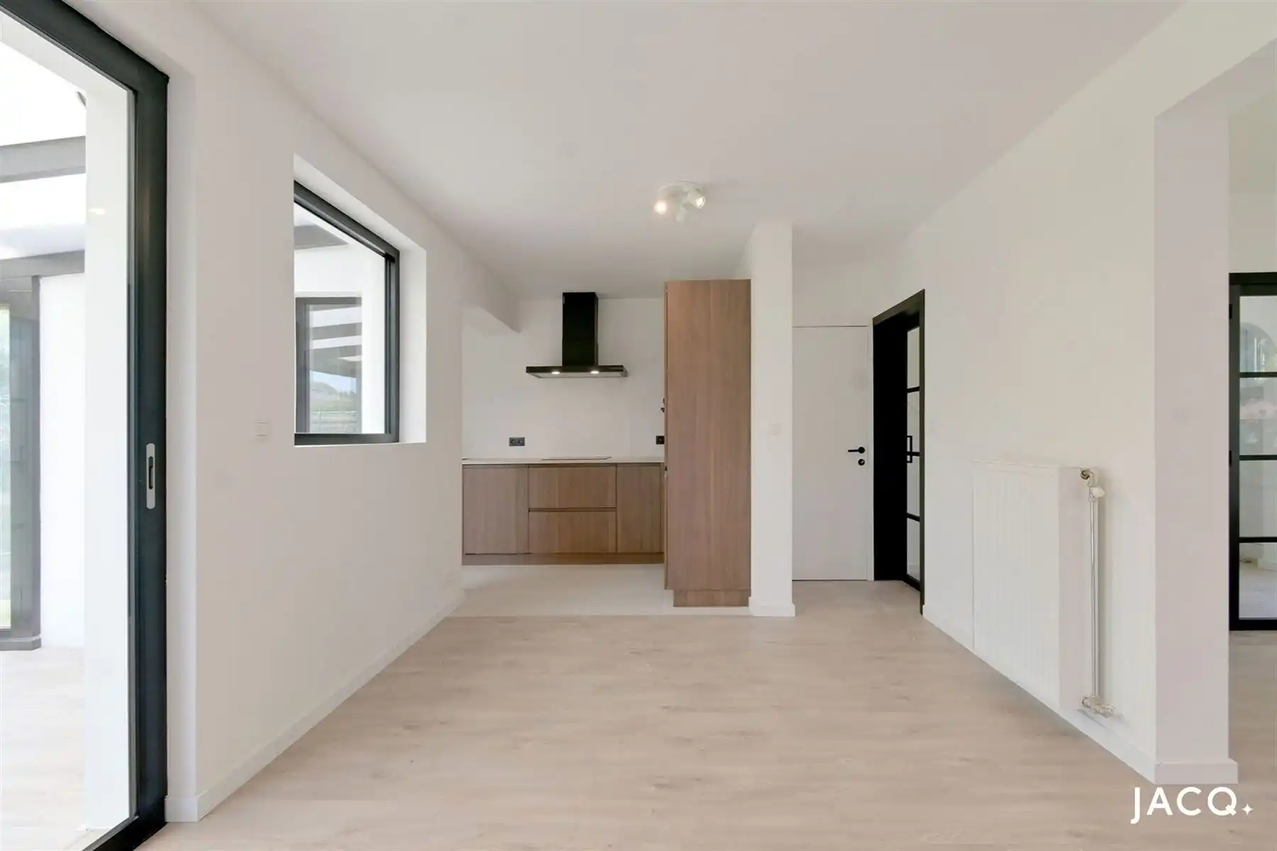 Prachtige woning met 3 slaapkamers, grote tuin en garage ! foto 10
